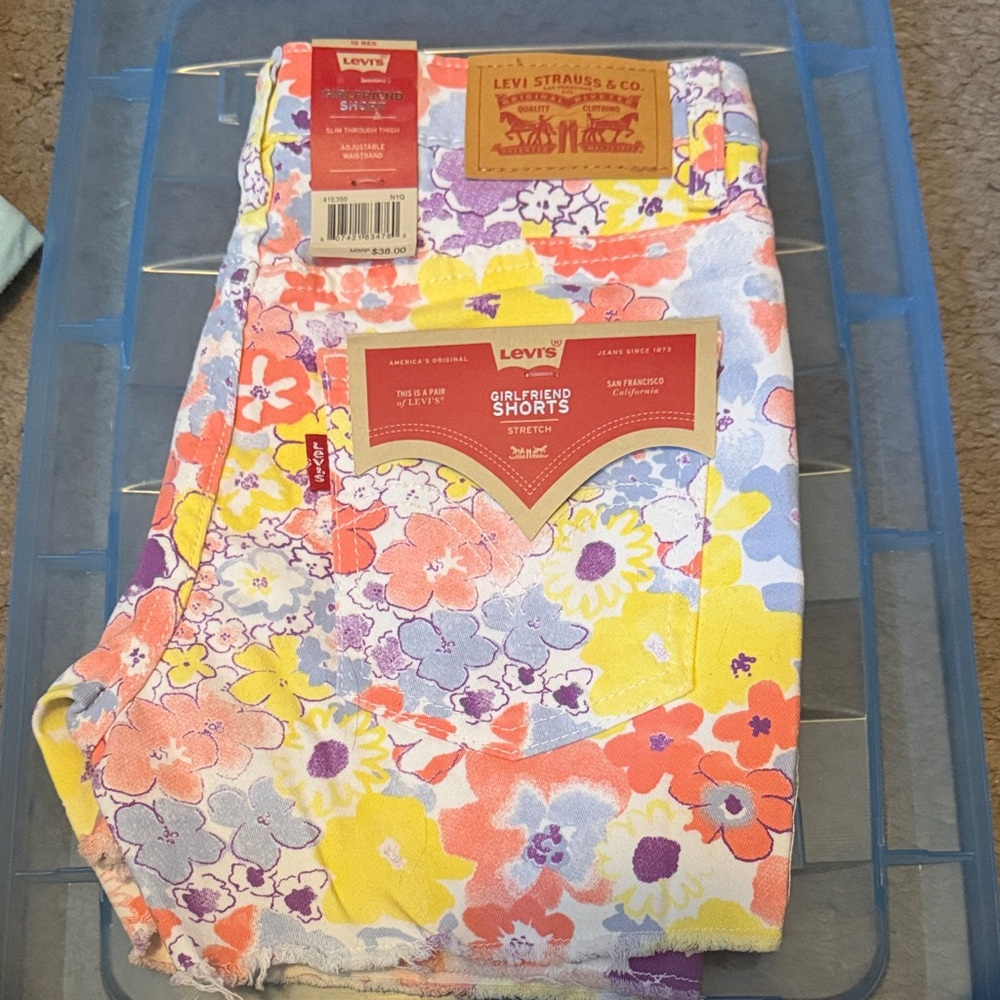 Levi's Colorful Floral Print Shorts